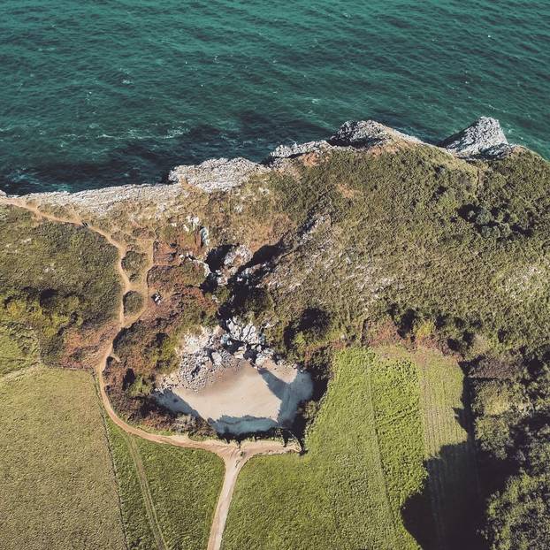 FOTO Kakvo čudo prirode! Ovo je najmanja pješčana plaža na svijetu, a duga je 40 metara