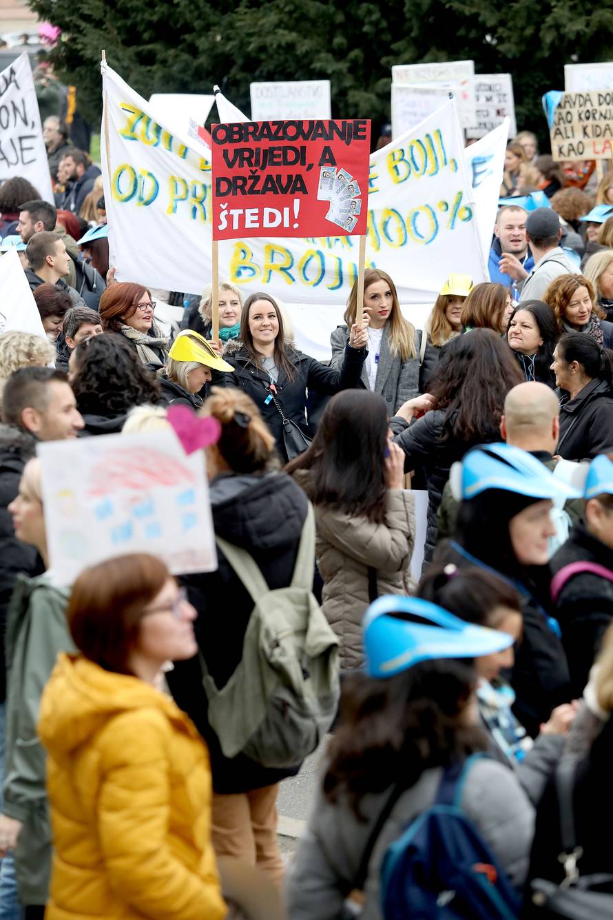 'Vlada je najgori razred' i ostali genijalni transparenti učitelja