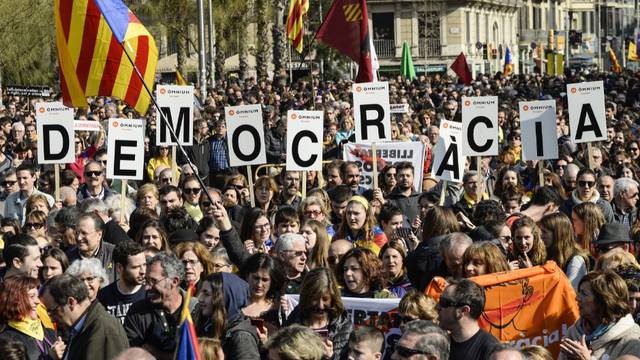 Žestoki prosvjed u Barceloni zbog suđenja separatistima