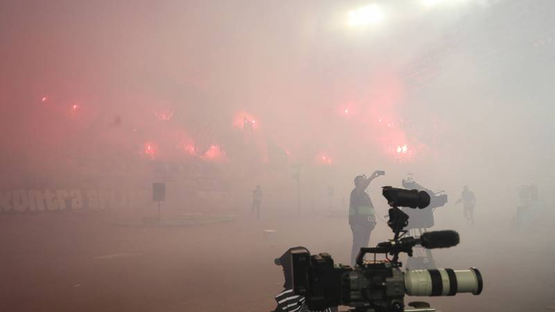FOTO Ovo je bakljada zbog koje je Hajduku zatvoren stadion!