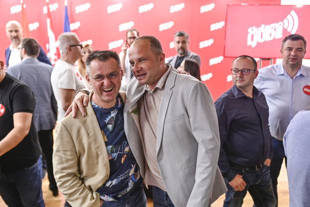 Zagreb: Iščekivanje rezultata u stožeru SDP-a