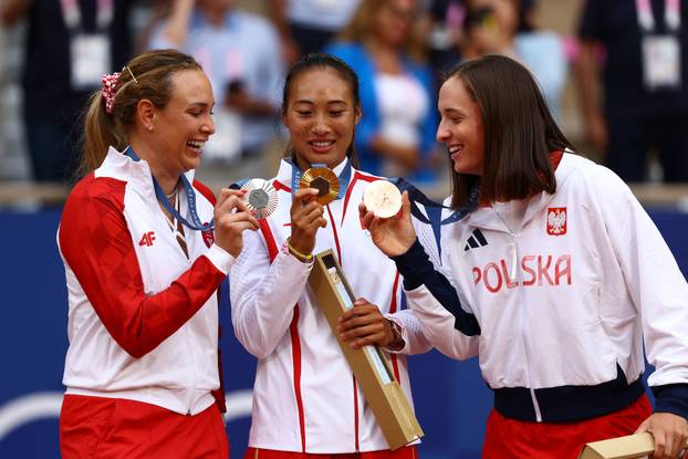 Tennis - Women's Singles Victory Ceremony