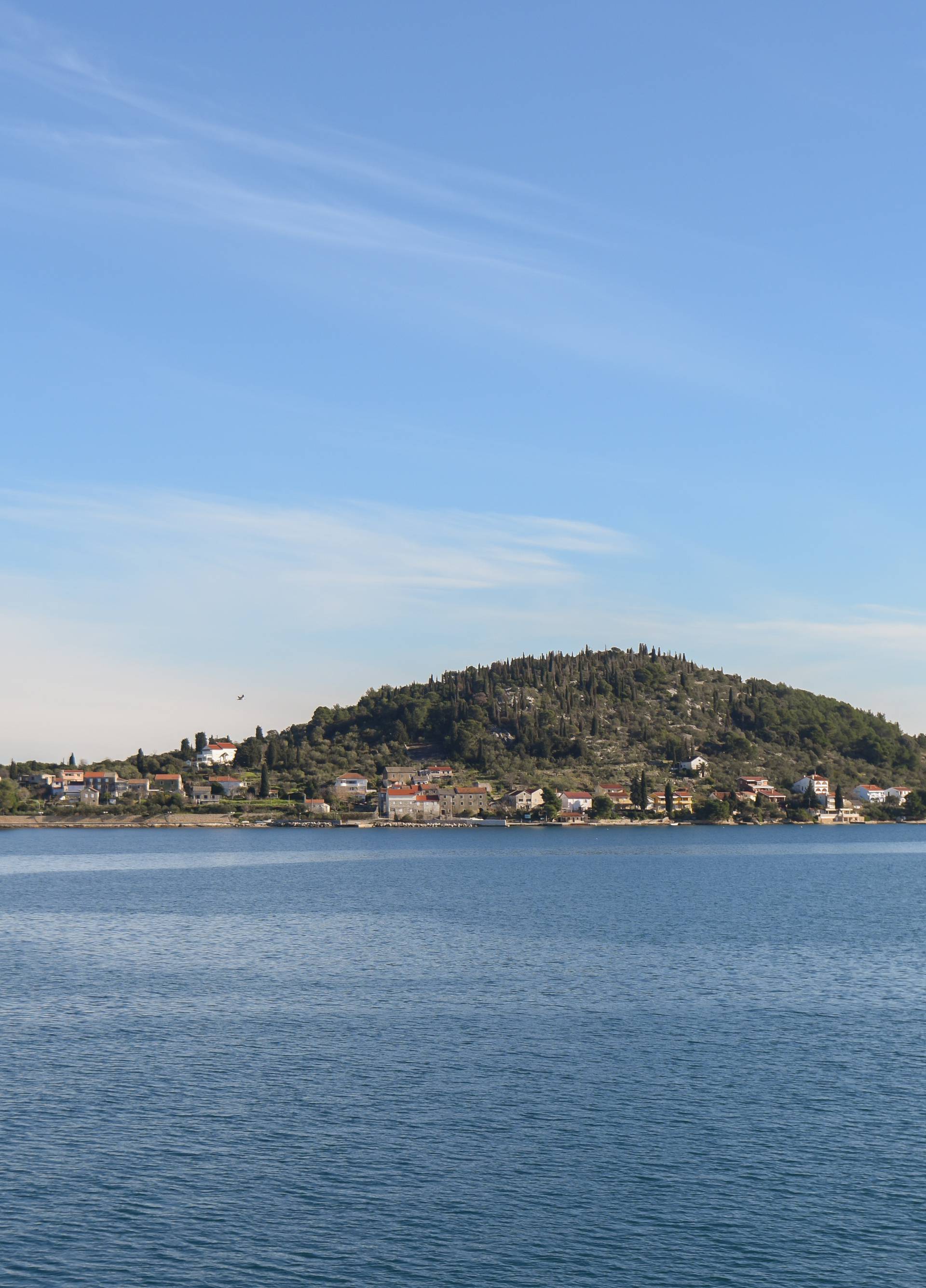 Jedan otok, sedam ljudi i pas Nola: Tu su zbog mira i tišine