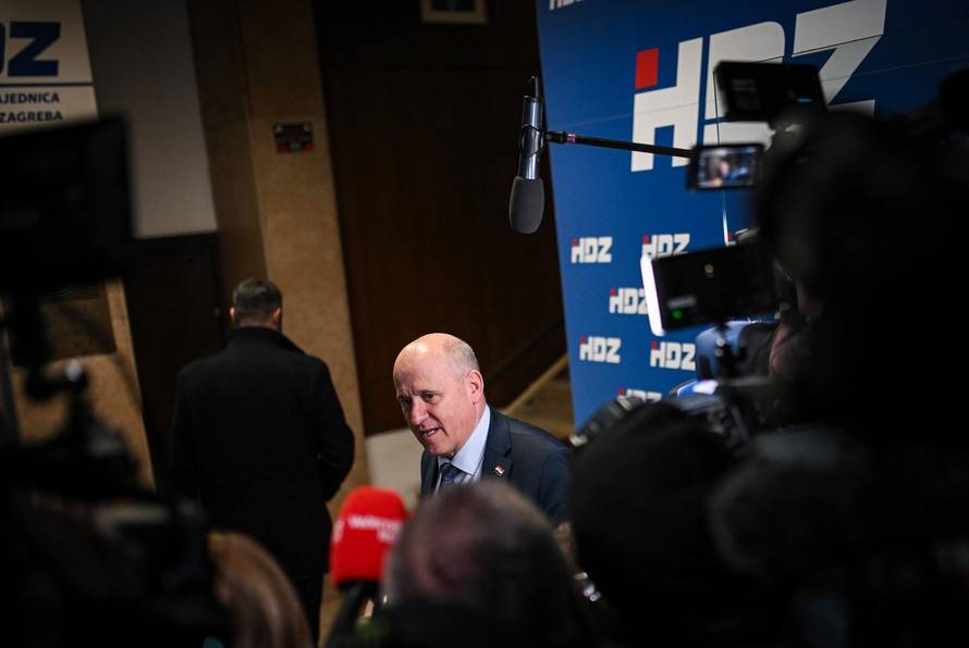 Zagreb: Dolazak članova HDZ-a na sjednicu šireg Predsjedništva i Nacionalnog odbora stranke