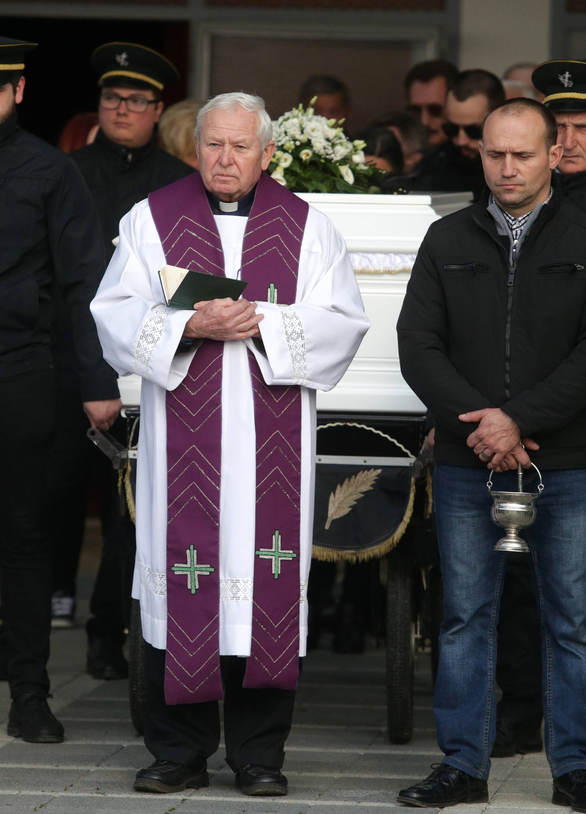 Jasminina majka neutješno je plakala: Nije mogla ni stajati...