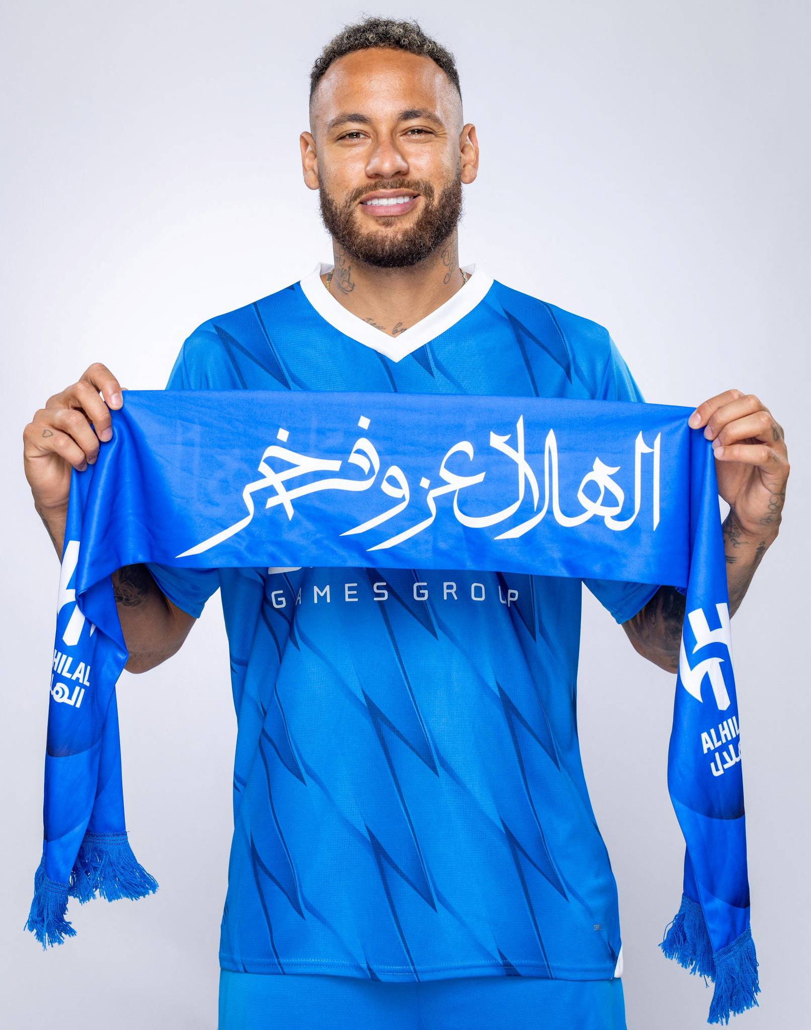 Neymar signs for Al Hilal