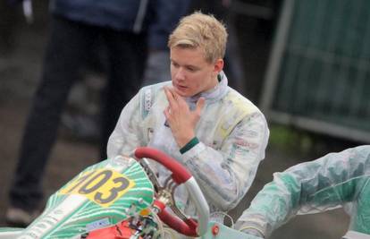 Schumacherov sin izletio sa 160 km/h na testiranju bolida