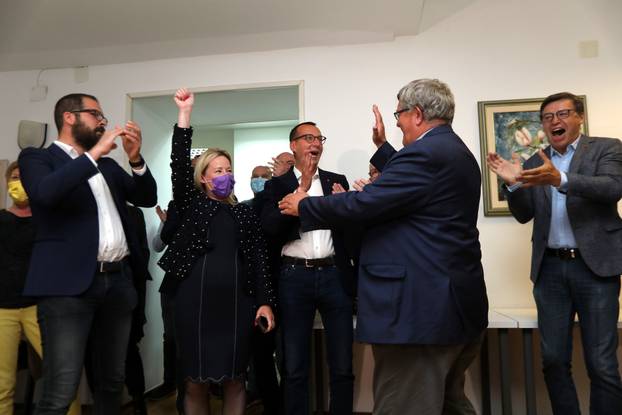 Atmosfera u stožerima: Škorino kolo, veselje kod Penave, Elton John u HDZ-u, ima i 'tihe mise'