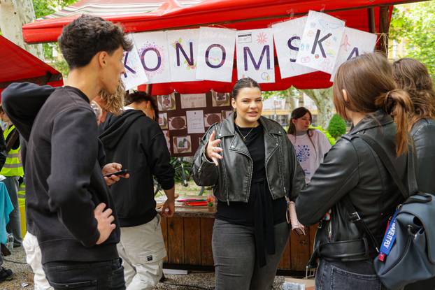 Zagreb: Na Zrinjevcu održana manifestacija Dojdi osmaš