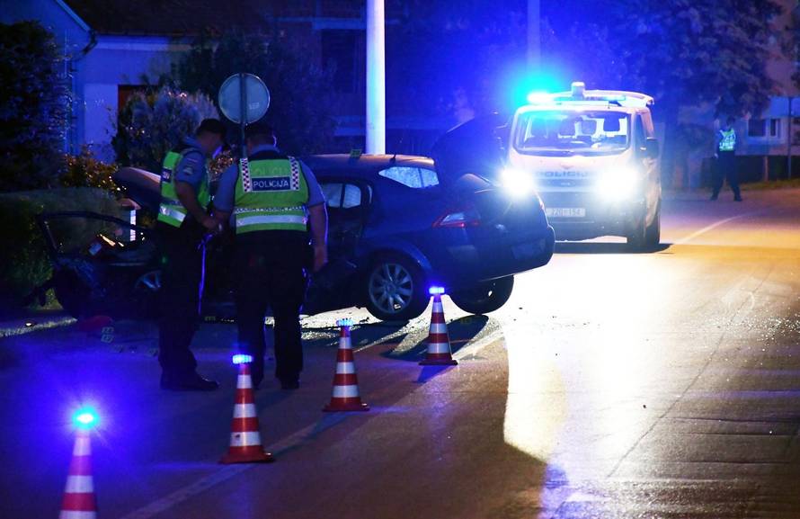 Trenkovo: Pri slijetanju s kolnika i udara u rasvjetni stup poginuo vozač