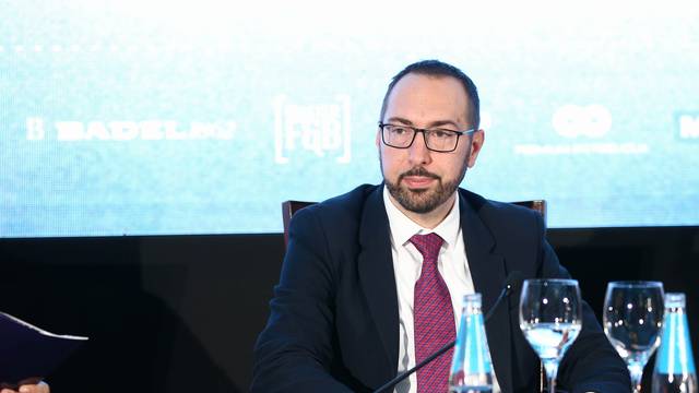 Zagreb: Tomislav Tomašević  na konferenciji za medije koja se održava u okviru Foruma zagrebačkih ugostitelja 2022.