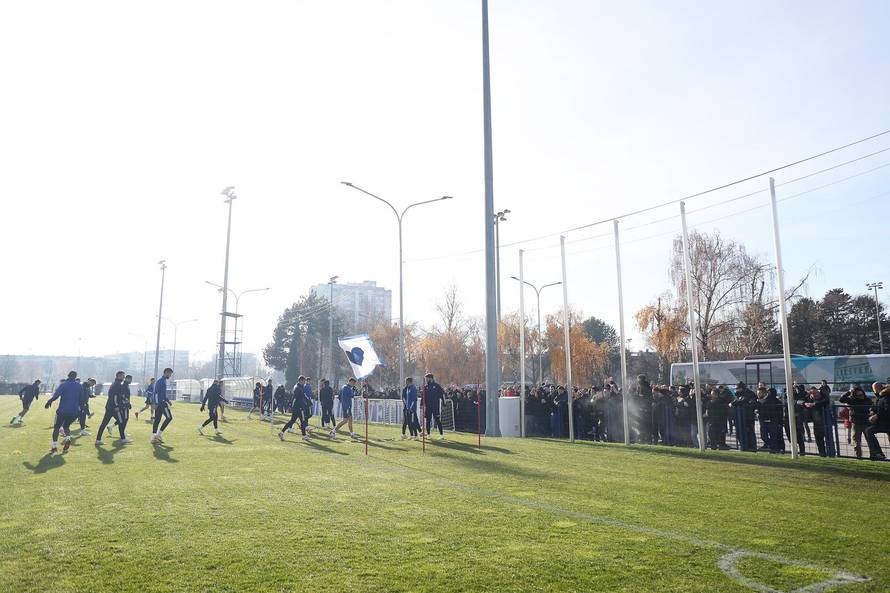 Zagreb: Bad Blue Boysi podržali igrače Dinama uoči sutrašnje utakmice Hajduka