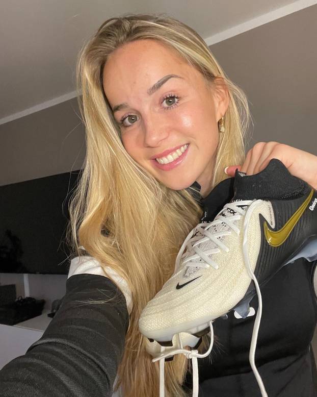 FOTO Playboy je kapetanici Njemačke nudio milijun dolara, odbila je. Tada je počeo pakao