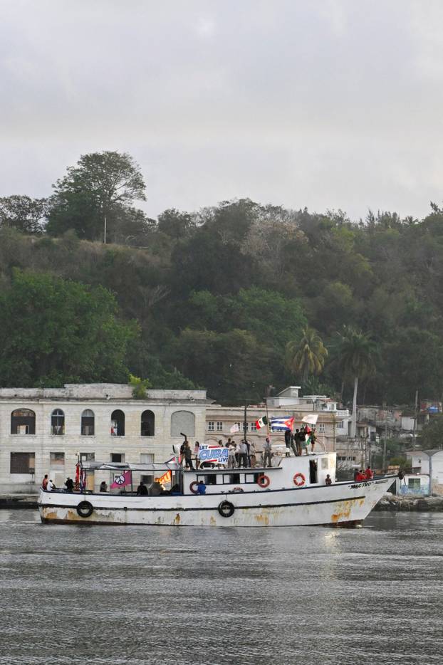 Flotilla carrying humanitarian aid arrives in Cuba