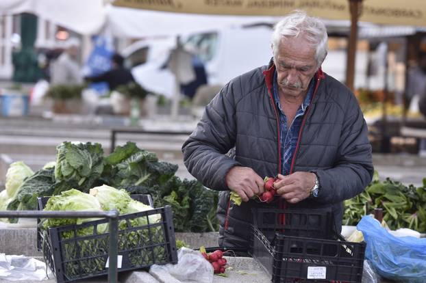 Šibenik: Subotnje jutro na gradskoj tržnici