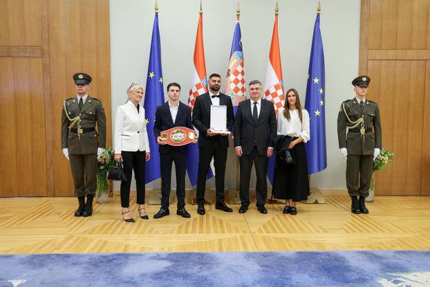 Zagreb: Predsjednik RH Zoran Milanović uručio odlikovanje Red kneza Trpimira s ogrlicom i Danicom Filipu Hrgoviću