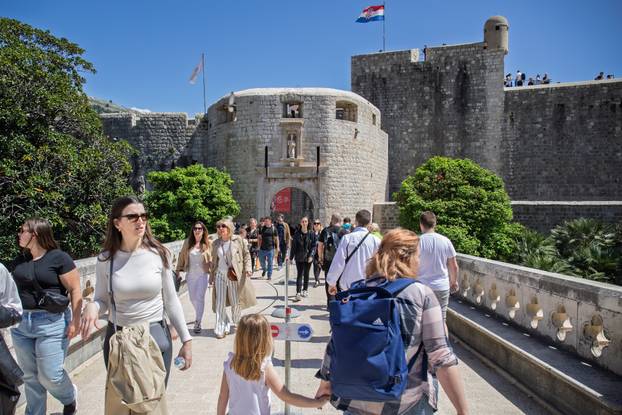 Dubrovnik: Velik broj turista za uskrsne blagdane u gradu