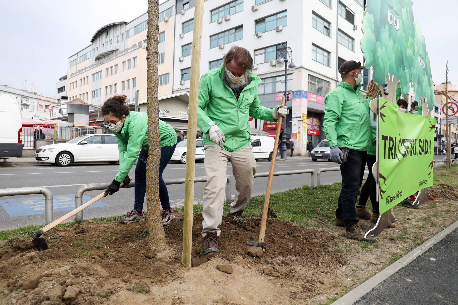 Aktivisti Greenpeace-a u Zagrebu zasadili novi drvored