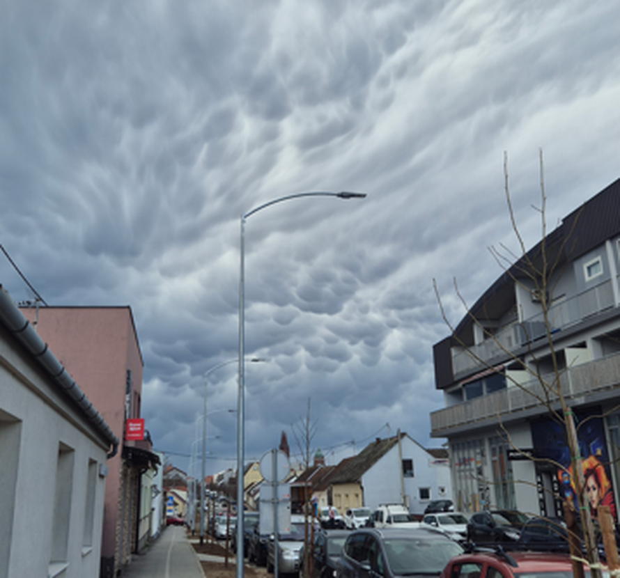 Snimio neobičnu i rijetku pojavu iznad Đakova: Ovakvi se oblaci prvi put spominju 1894. godine!