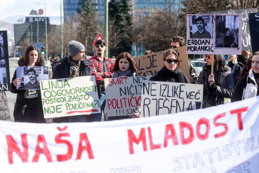 Prosvjedi u Sarajevu se nastavljaju, traži se pravda za poginulog mladića i ozlijeđene u tramvajskoj nesreći