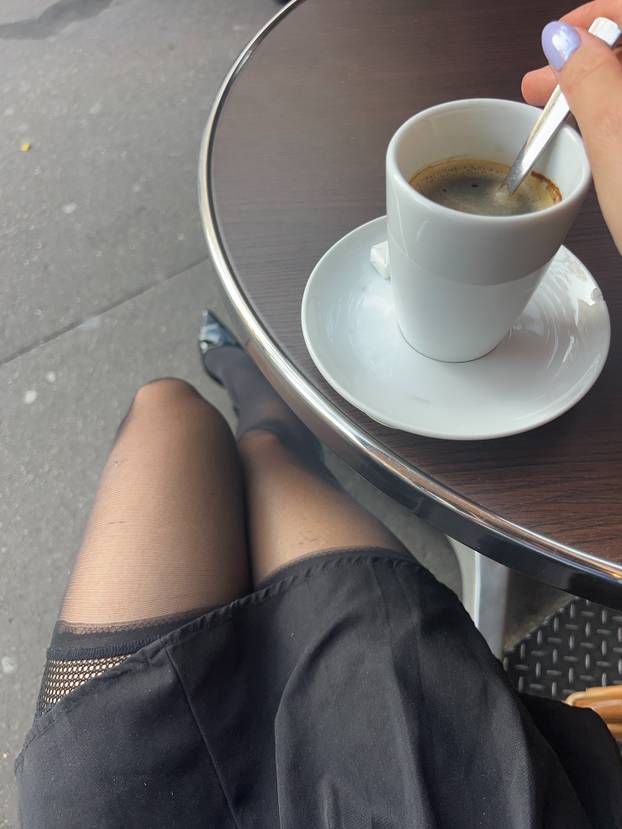 FOTO Zgodna stjuardesa hitno traži muža: Sama sam već 3 godine, želim da bude stariji...