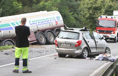 Tri nesreće: U sudaru kamiona i auta poginuo je jedan vozač