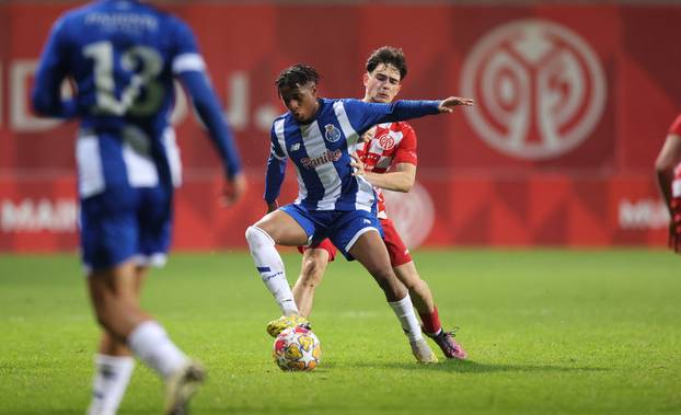 13.03.2024, Fussball UEFA Youth League Viertelfinale, 1. FSV Mainz 05 U19 - FC Porto, emonline, emspor, v.l., Cardoso Va