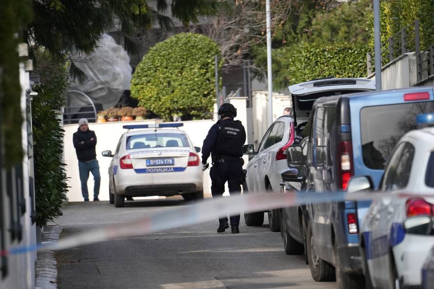 Beograd: Na kuću Zdravka Čolića na Dedinju bačena je bomba