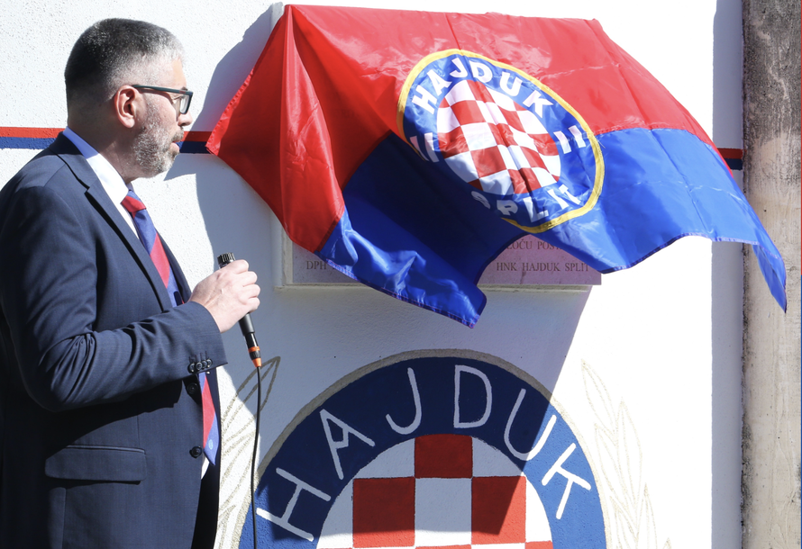 U Lapadu otkrivena spomen ploča barunu Niku Nardelliju