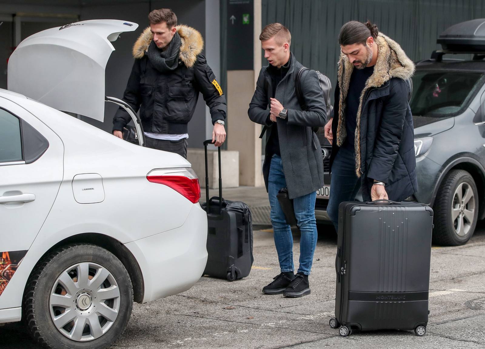 Zagreb: Dani Olmo u zračnoj luci Zagreb na odlasku za Njemačku