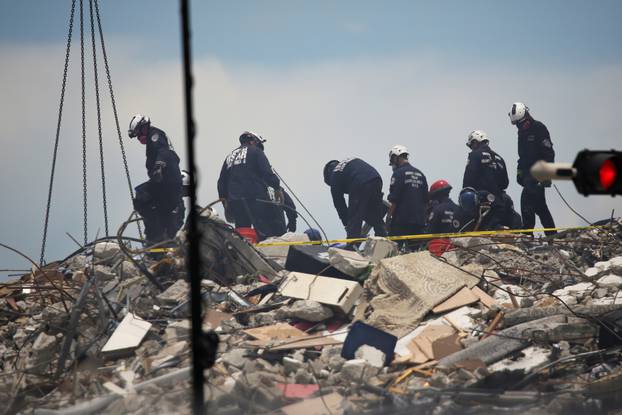 Partial collapse of residential building in Surfside