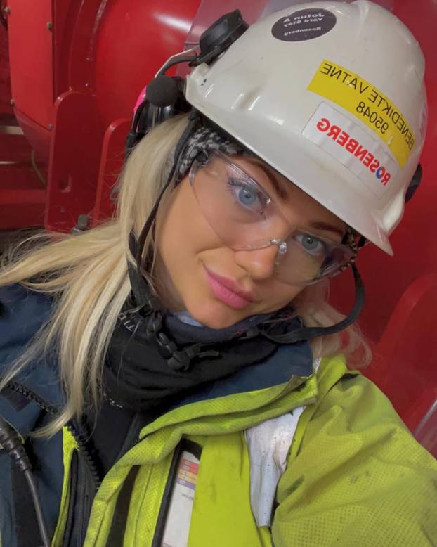 FOTO Plavokosa ljepotica radi na naftnoj platformi: Ljude to šokira! Dižem se u četiri ujutro