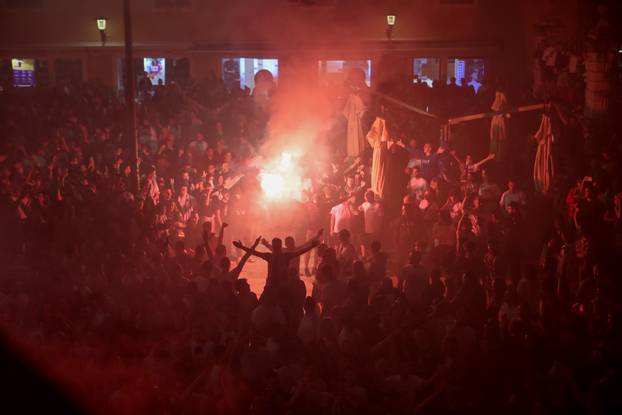 Košarkaši Zadra proslavili osvajanje naslova prvaka Hrvatske s navijačima na Narodnom trgu