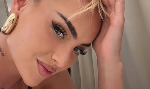 FOTO Najseksi nogometa&scaron;ica u tangicama golica ma&scaron;tu. Ljubila je suigra&ccaron;icu pa zvijezdu Juvea