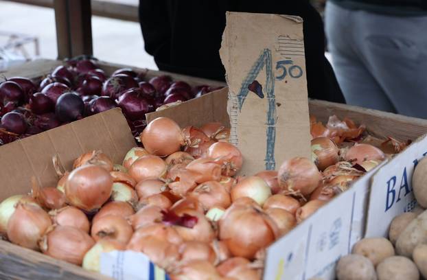 Šibenik: Ponuda na šibenskoj tržnici