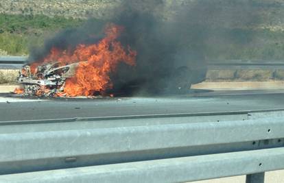 U vožnji na A1 zapalila se dva Peugeota, nema ozlijeđenih