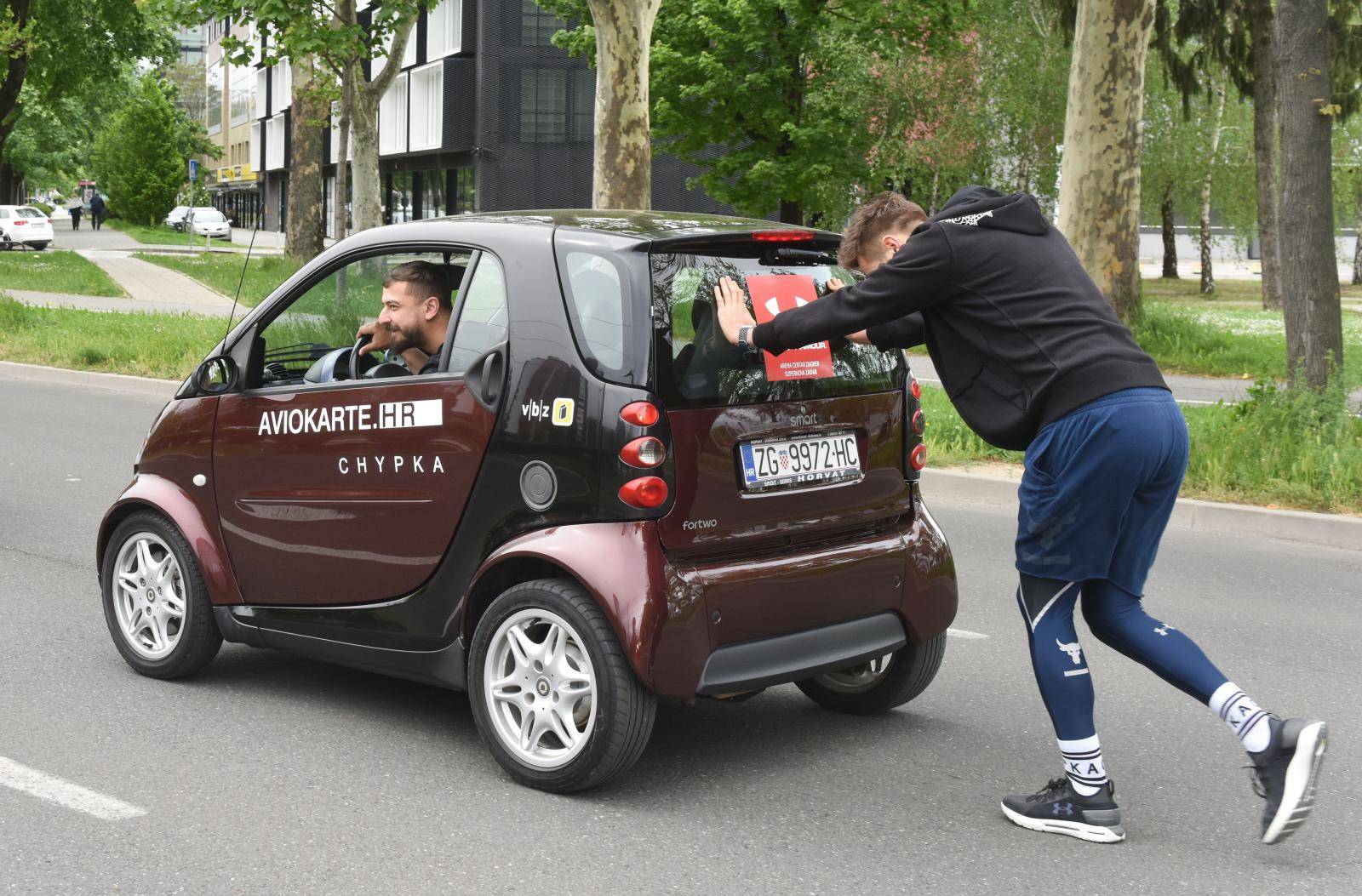 Gura auto 24 sata: Krenuo je Tomin pokušaj za Guinnessa...