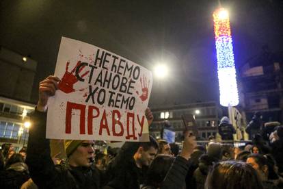 FOTO Dramatične scene u Srbiji: Studenti prosvjedovali ispred zgrade RTS-a. 'Vučiću, stop!'