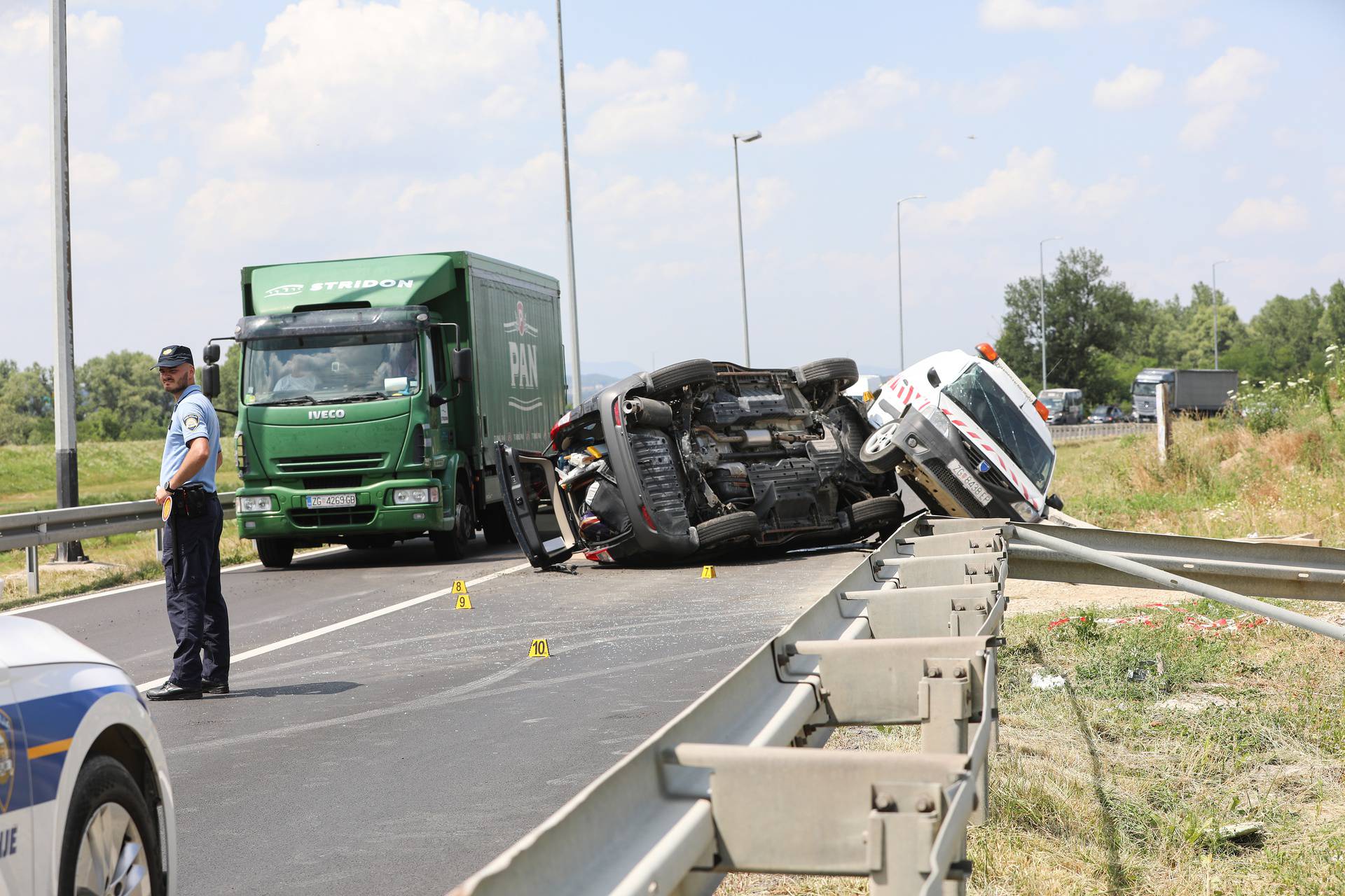 Teška prometna nesreća kod Zaprešića: Sudarili se automobil i ophodno vozilo