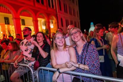 FOTO TBF rasplesao i raspjevao publiku na Splitskom festivalu: Evo kakva je bila atmosfera