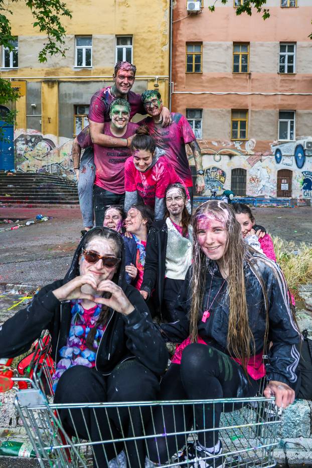 Pulski srednjoškolci slave kraj škole