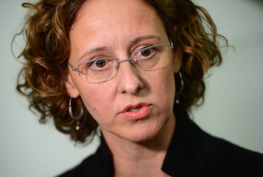 Kavalir Hasanbegović dočekao svoju nasljednicu s cvijećem