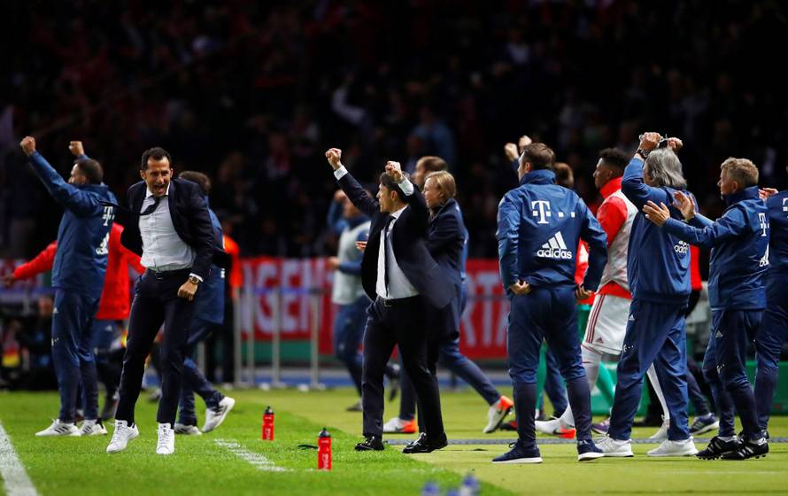 Navijači skandirali, Kovač uzeo megafon i vikao: Ponosan sam!