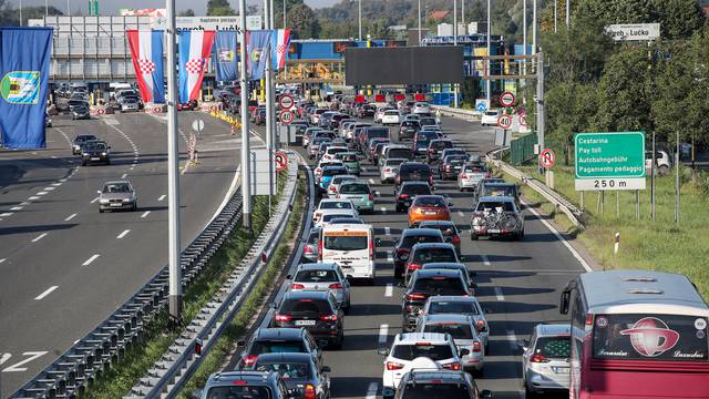 Velike gužve na autocesti, još veći kaos očekuje se u nedjelju