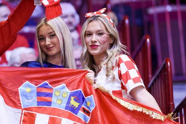 Malmo: Navijači Hrvatske i Mađarske na rukometnoj utakmici EHF prvenstva
