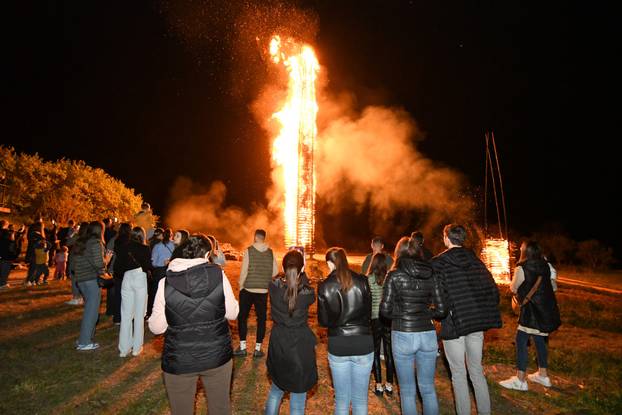 Popovec Kalnički: Paljenje najveće vuzmice u potkalničkim mjestima