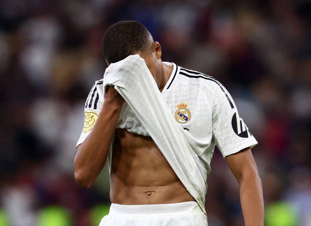 Spanish Super Cup - Final - FC Barcelona v Real Madrid