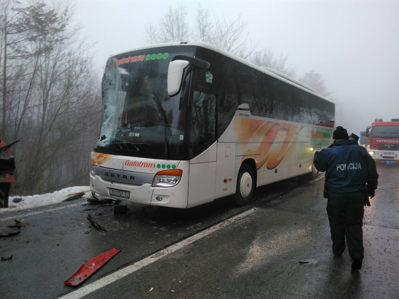 Auto u auto, auto u ralicu, u nju bus pa u sve njih tegljač