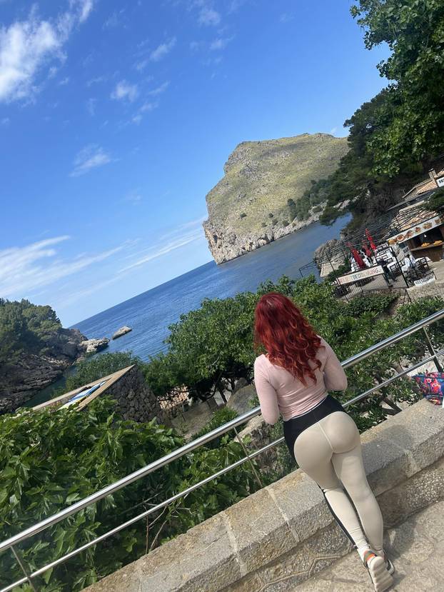 FOTO Sjećate li se BB Mirjane? Stalno se u showu skidala, a i danas voli golišava izdanja