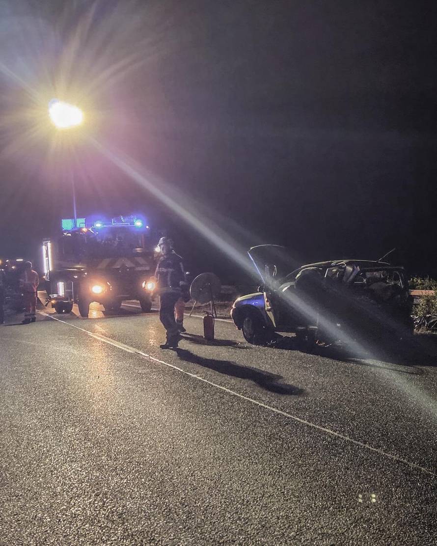 UŽAS NA A1 Oni su iz uništenog auta izvukli živog psa, bio je kraj poginulog vlasnika...